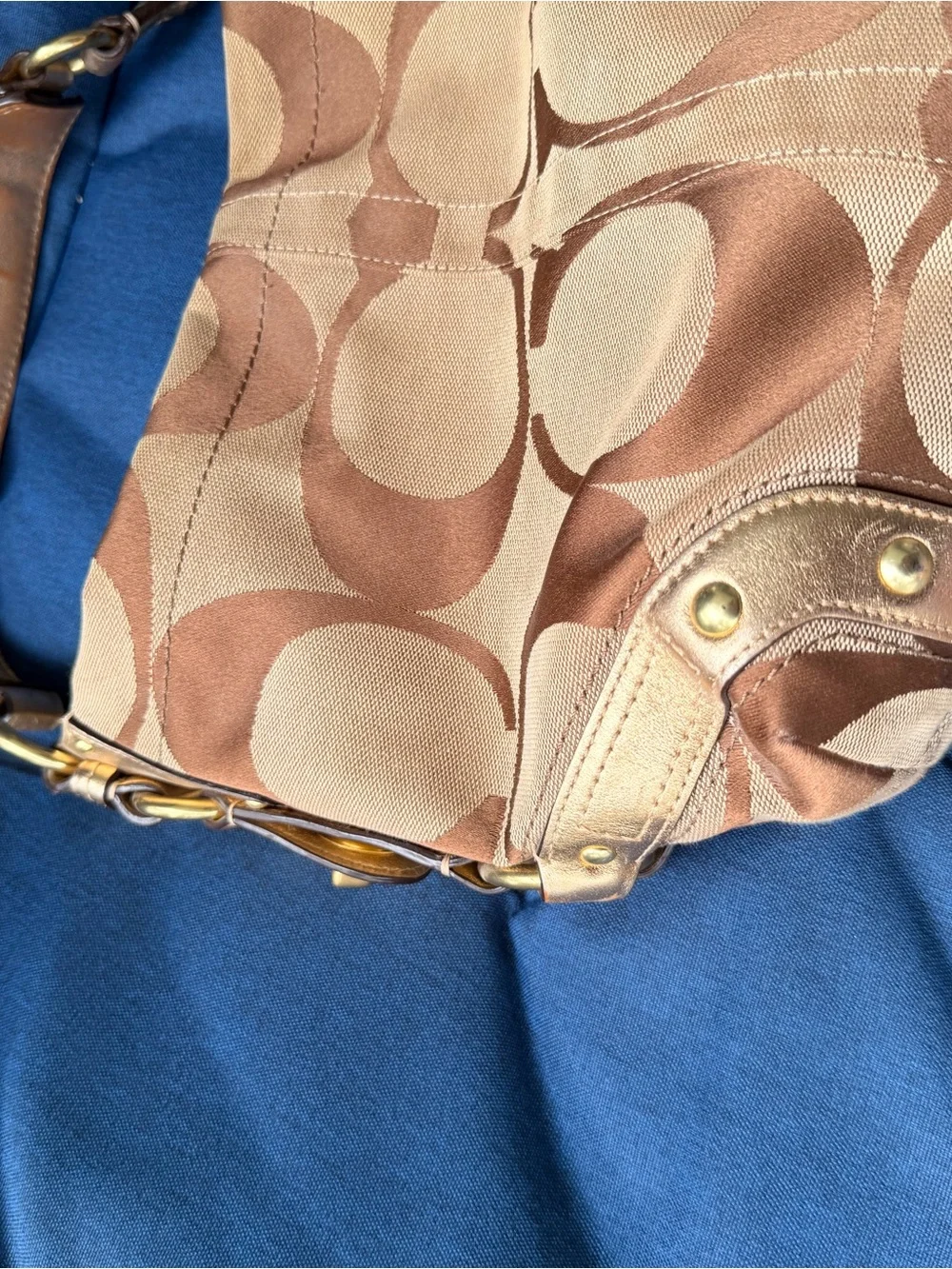 Coach shoulder hobo